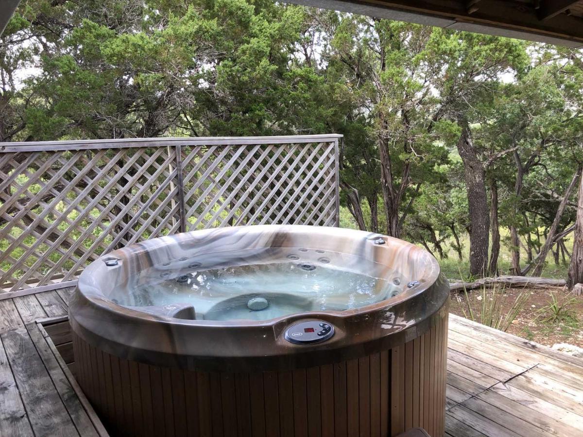 Rockin' B Ranch Love Shack Pipe Creek ภายนอก รูปภาพ